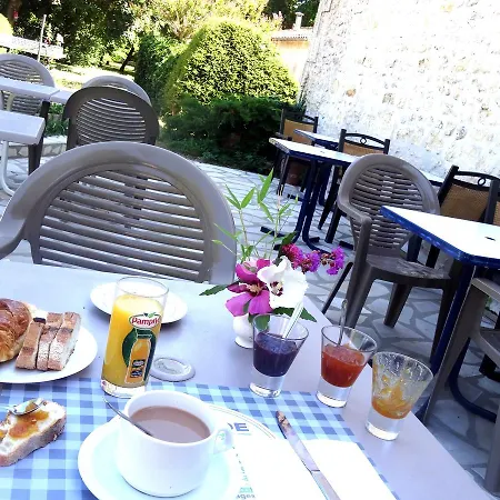 Le Clos Fleuri 4*